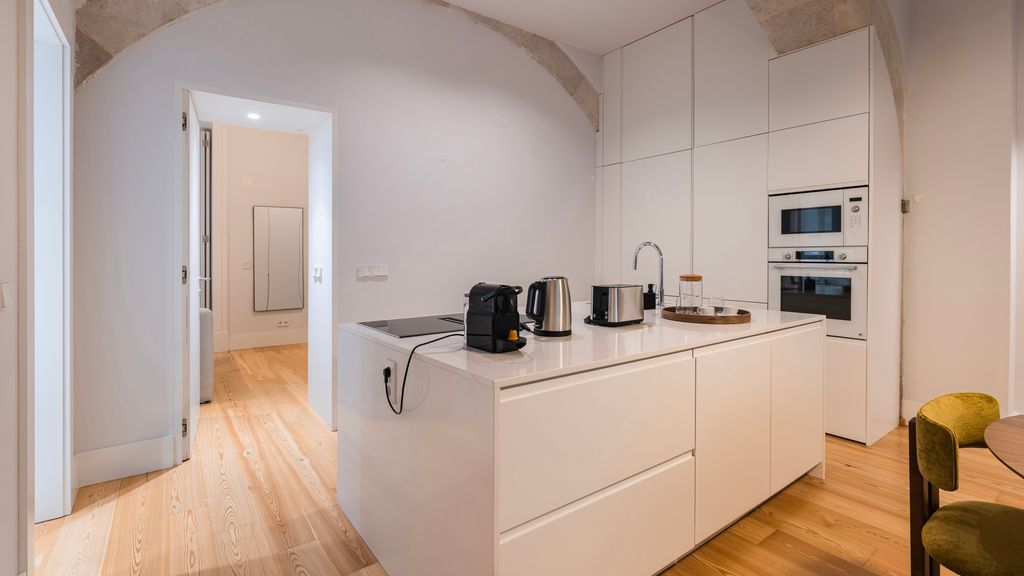 Chiado Aura Apartment by LovelyStay