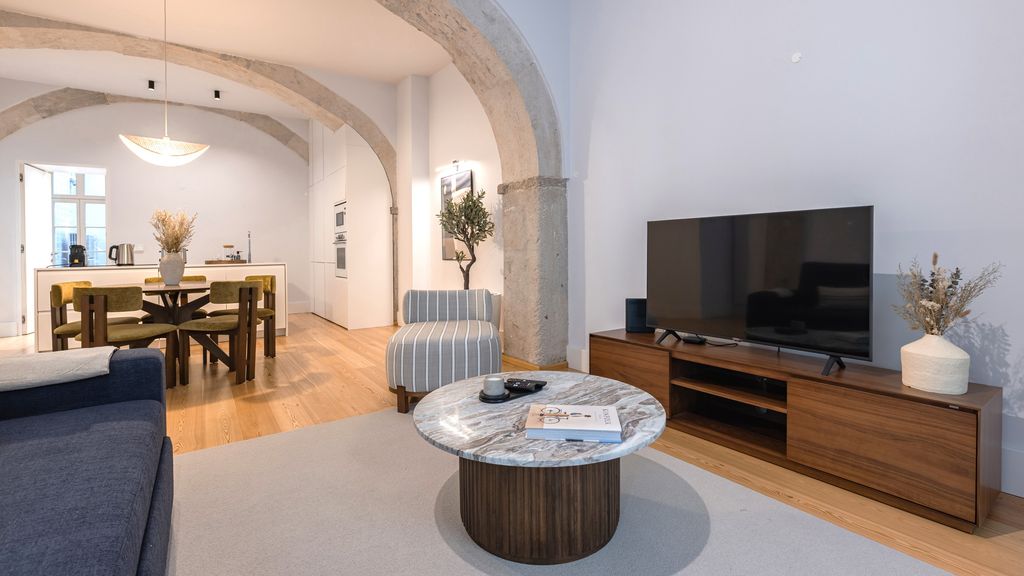 Chiado Aura Apartment by LovelyStay