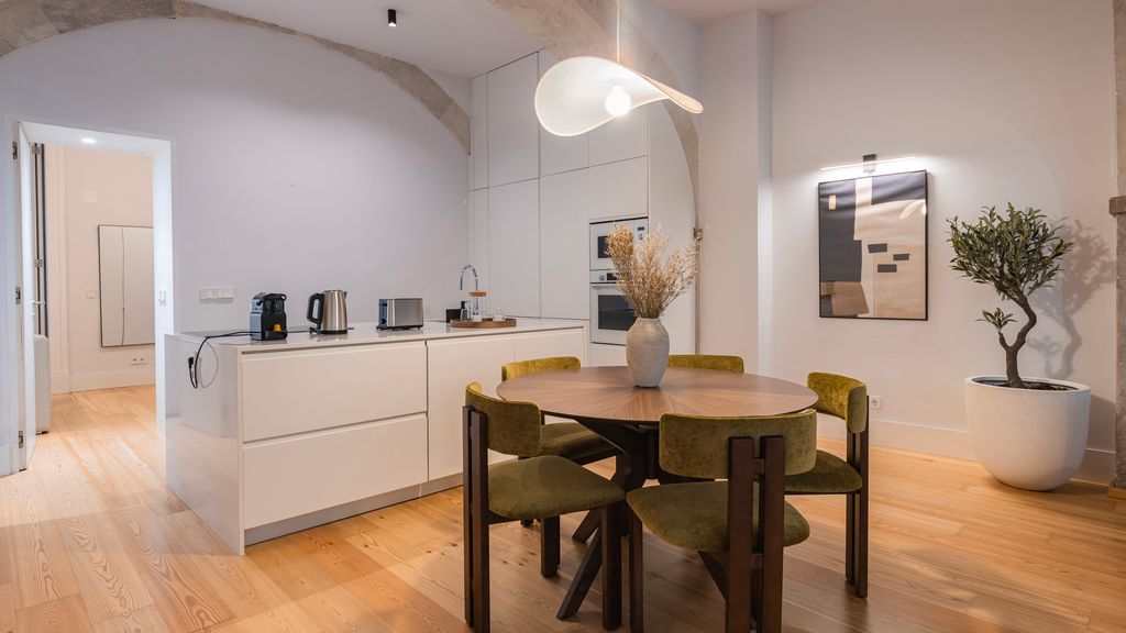 Chiado Aura Apartment by LovelyStay