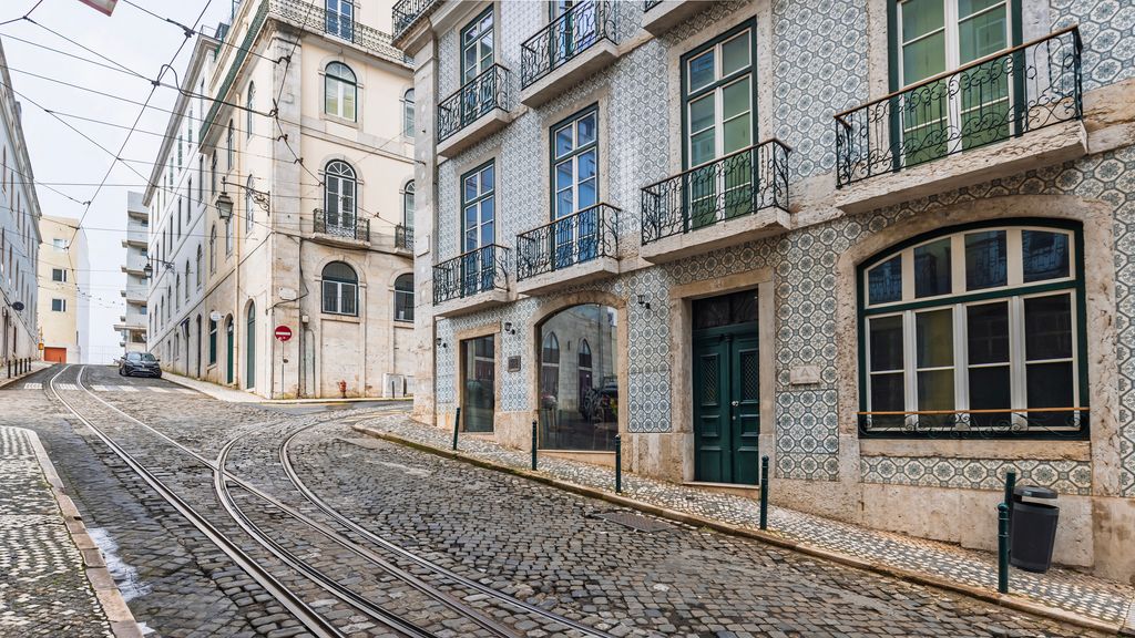 Chiado Aura Apartment by LovelyStay