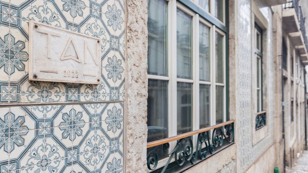 Chiado Aura Apartment by LovelyStay