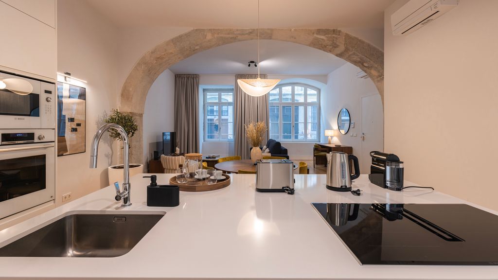 Chiado Aura Apartment by LovelyStay