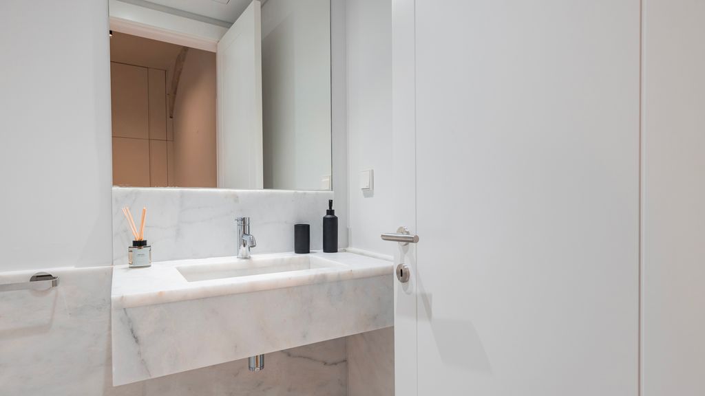 Chiado Aura Apartment by LovelyStay