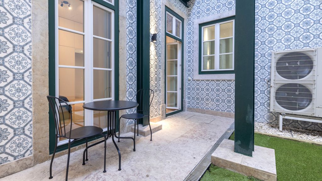 Chiado Aura Apartment by LovelyStay