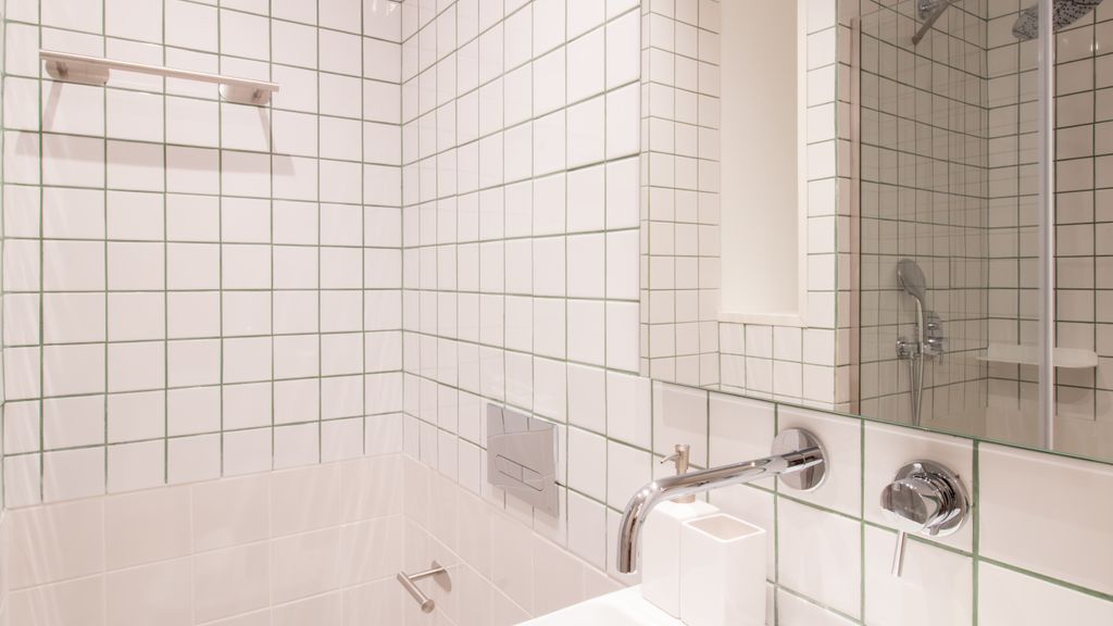 Bainharia 82: Stylish 1BR High Floor by LovelyStay
