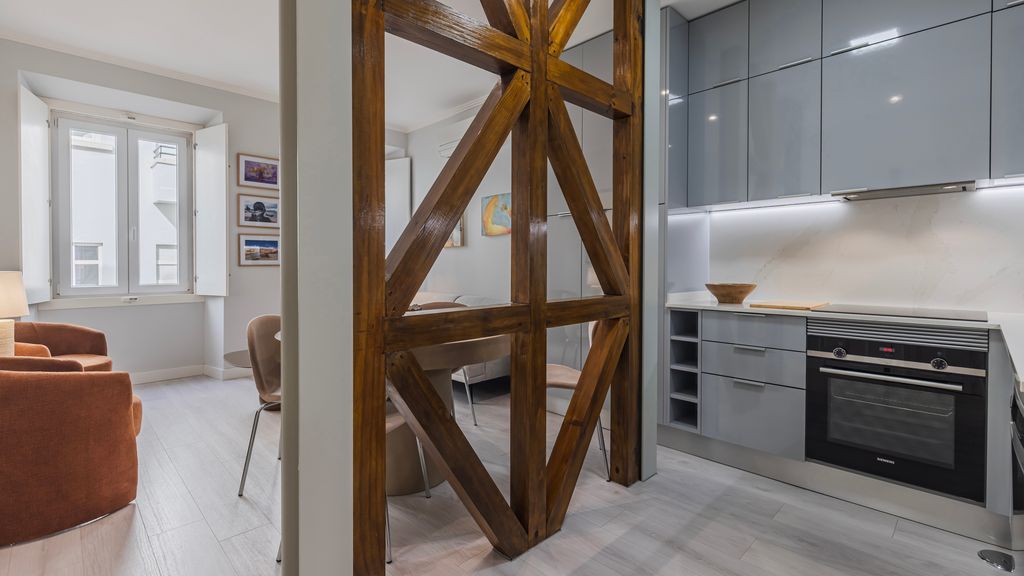 Príncipe Real Charm Apartment by LovelyStay