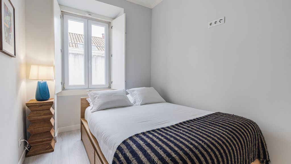 Príncipe Real Charm Apartment by LovelyStay