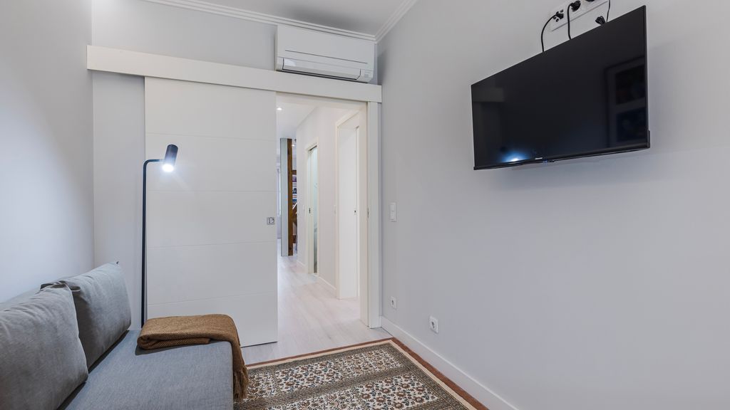 Príncipe Real Charm Apartment by LovelyStay