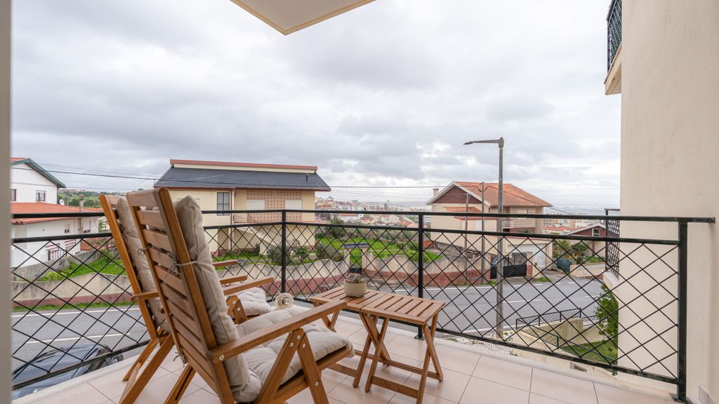 Atlantic Ocean 2BDR with Pool by LovelyStay
