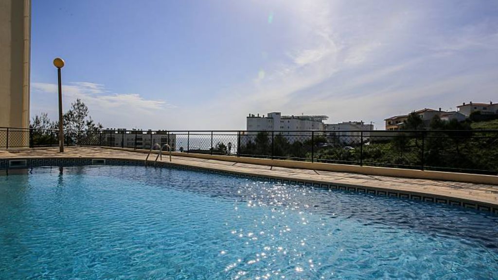 Atlantic Ocean 2BDR with Pool by LovelyStay