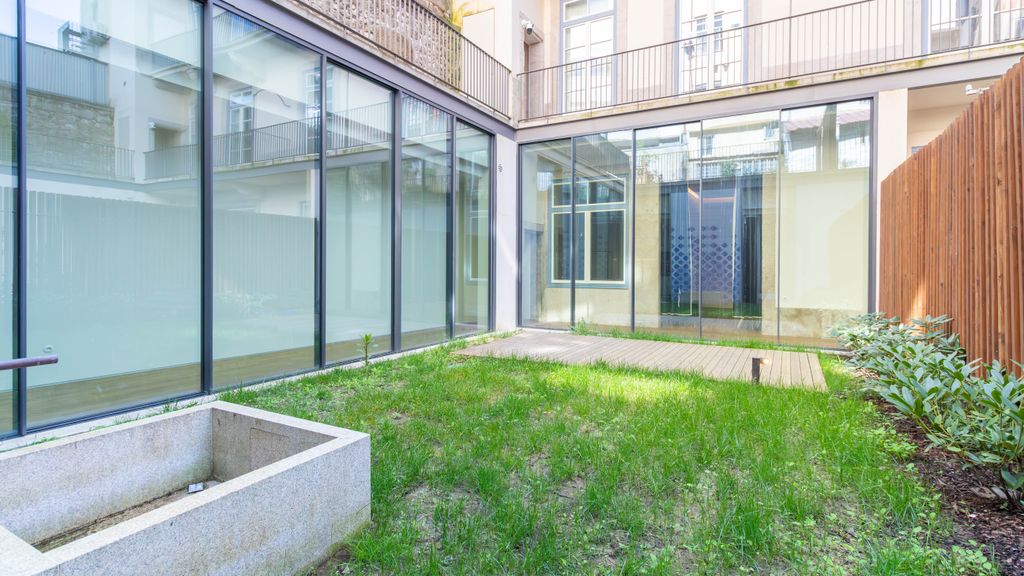 Entreparedes House - 2BR Garden Flat