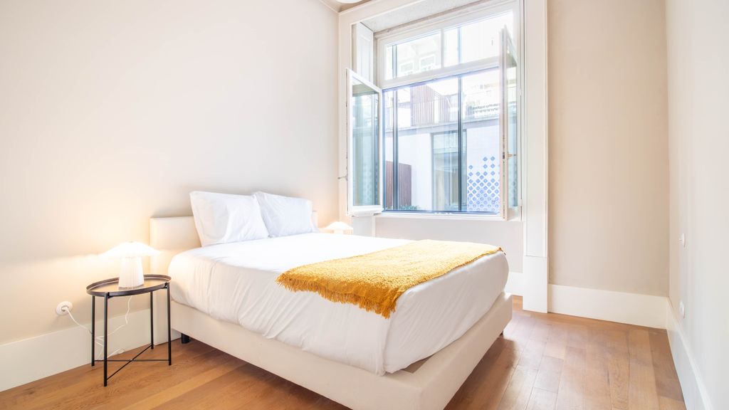 Entreparedes House - 2BR Garden Flat