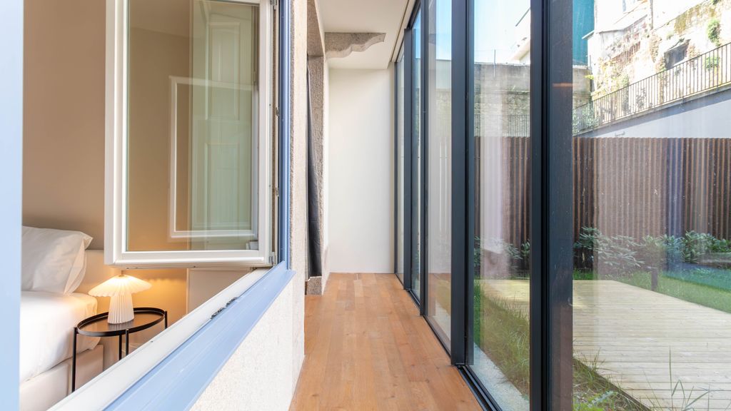 Entreparedes House - 2BR Garden Flat