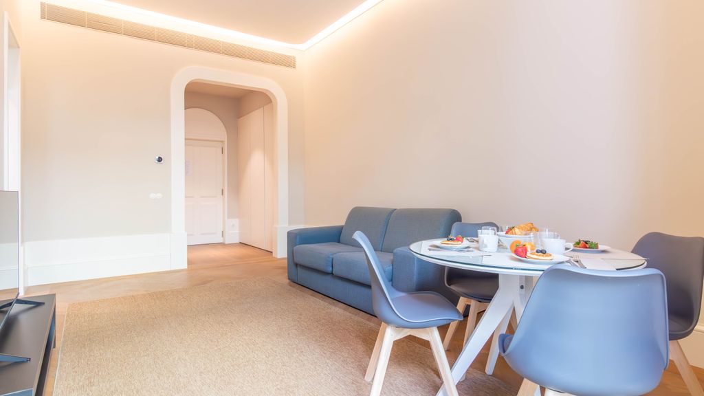 Entreparedes House - 2BR Garden Flat