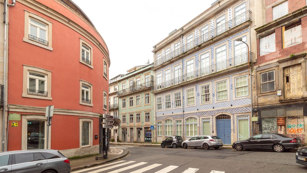 Entreparedes House - Bright 1BR Flats