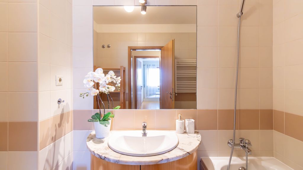 Comfortable & Quiet 3BR near Metro by LovelyStay