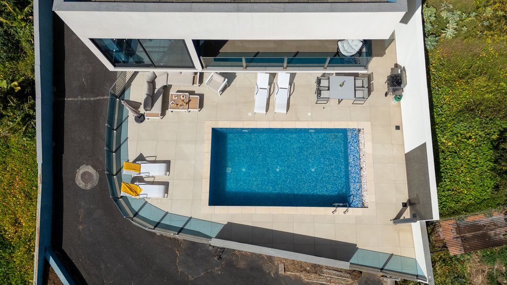Hydra Villa