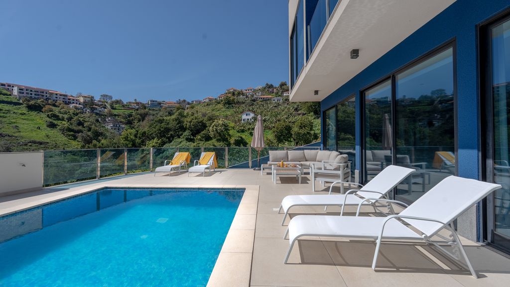 Hydra Villa