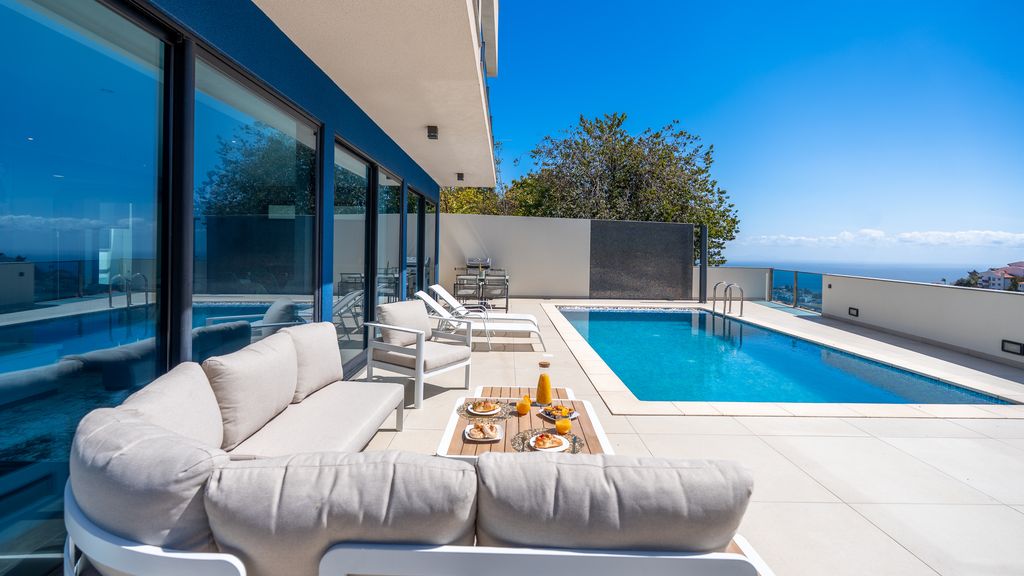 Hydra Villa