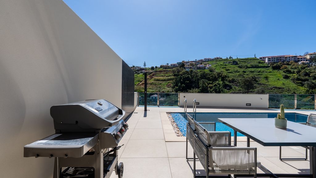 Hydra Villa