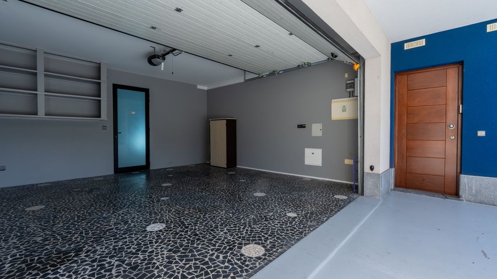 Hydra Villa