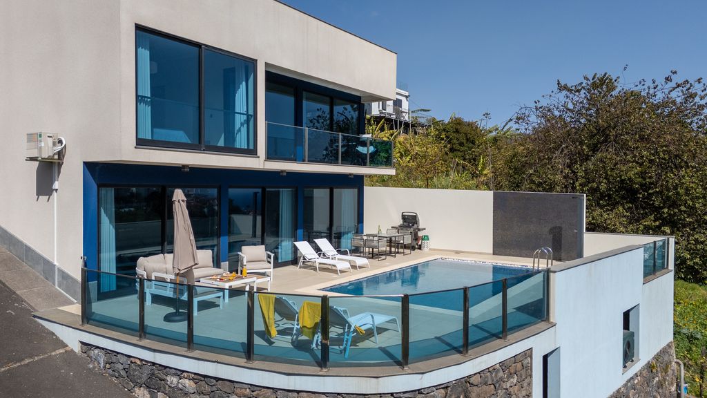 Hydra Villa