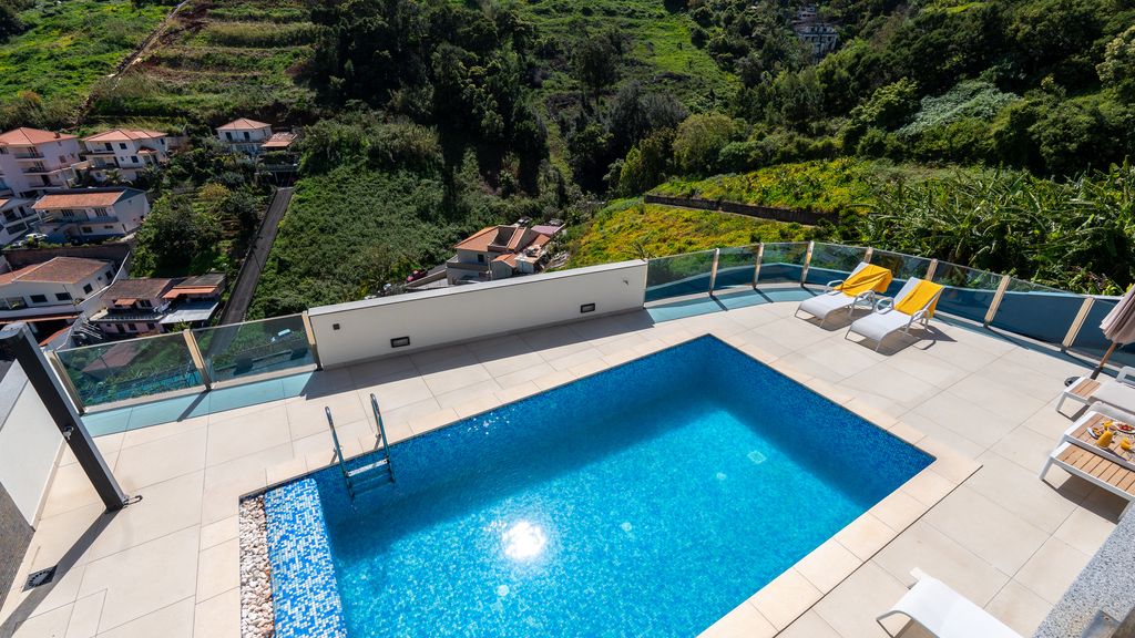 Hydra Villa
