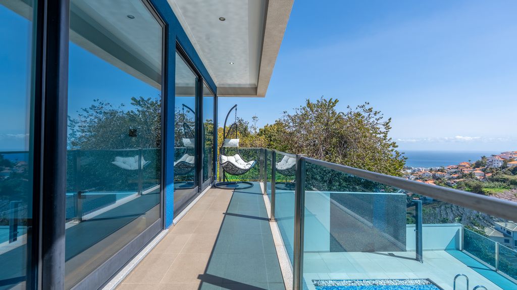 Hydra Villa