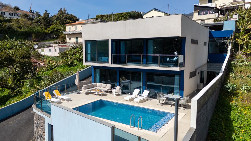 Hydra Villa