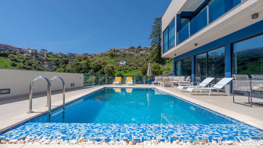 Hydra Villa