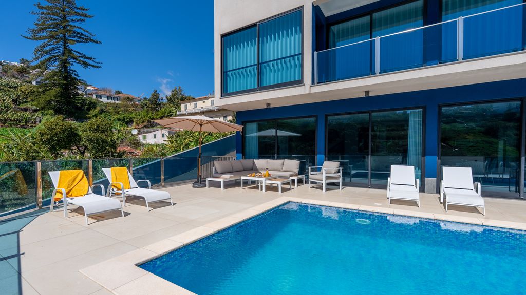 Hydra Villa