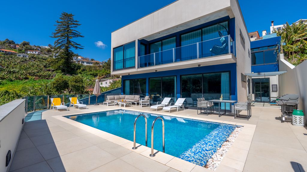 Hydra Villa
