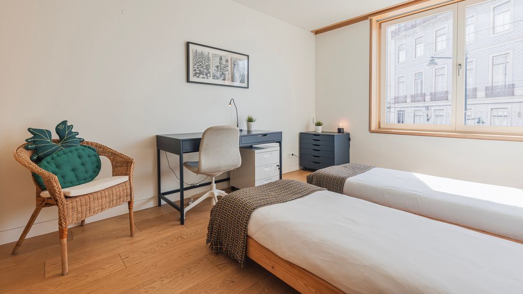 Lisbon Deluxe Apartment by LovelyStay
