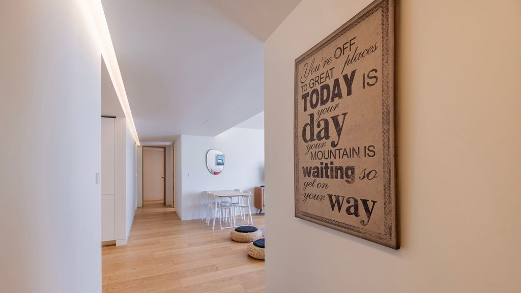 Lisbon Deluxe Apartment by LovelyStay