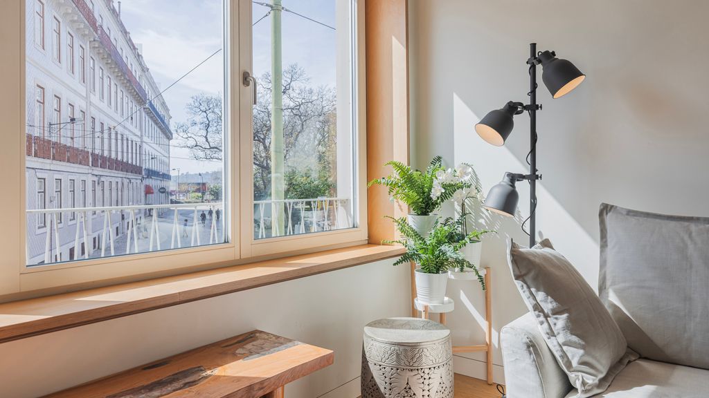 Lisbon Deluxe Apartment by LovelyStay