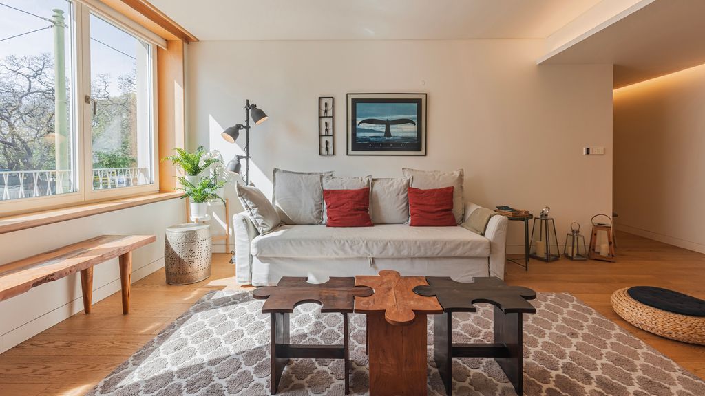 Lisbon Deluxe Apartment by LovelyStay