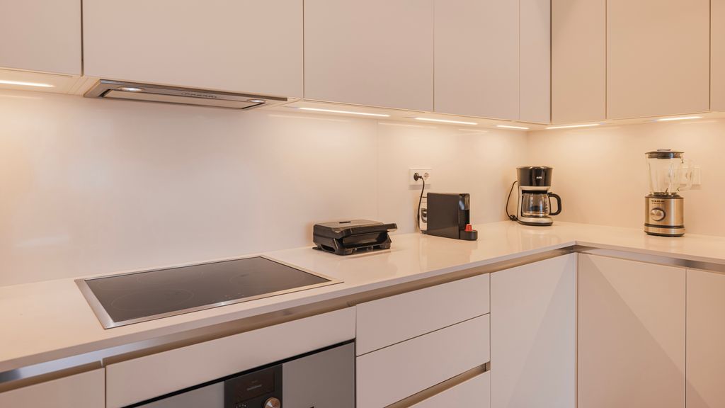 Lisbon Deluxe Apartment by LovelyStay