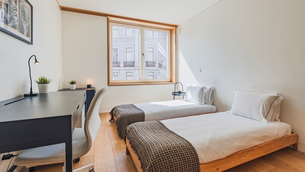 Lisbon Deluxe Apartment by LovelyStay