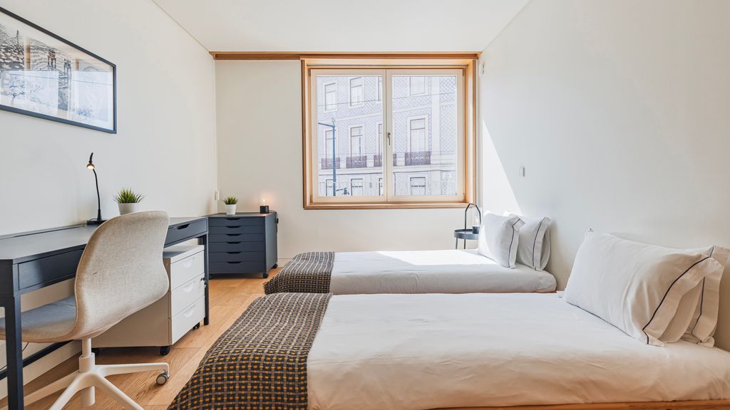 Lisbon Deluxe Apartment by LovelyStay
