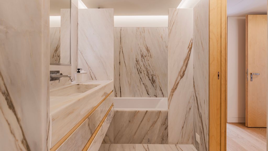 Lisbon Deluxe Apartment by LovelyStay