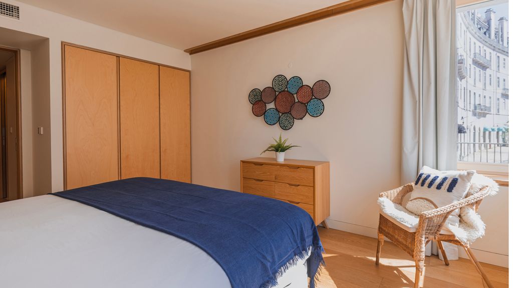Lisbon Deluxe Apartment by LovelyStay