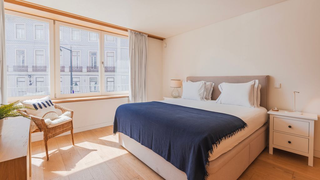 Lisbon Deluxe Apartment by LovelyStay