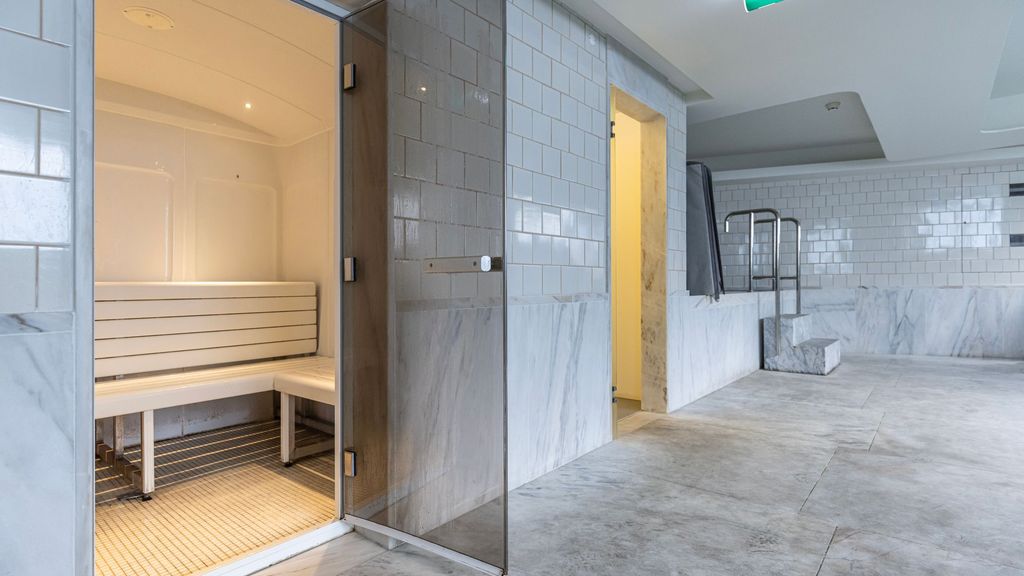 Lisbon Deluxe Apartment by LovelyStay