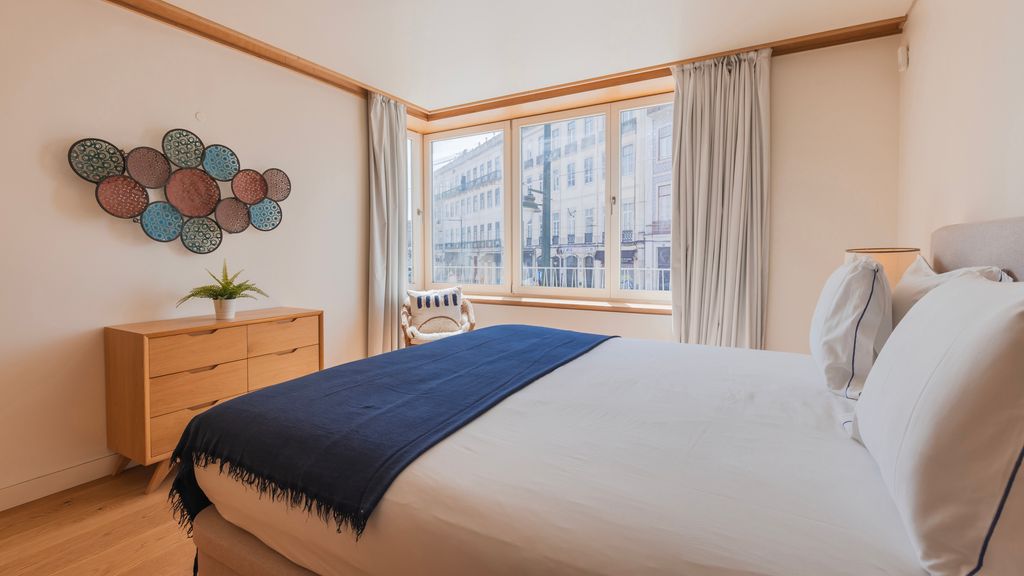 Lisbon Deluxe Apartment by LovelyStay