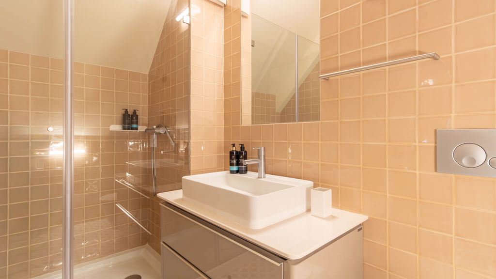Catarina 392 | Premium Duplex by LovelyStay