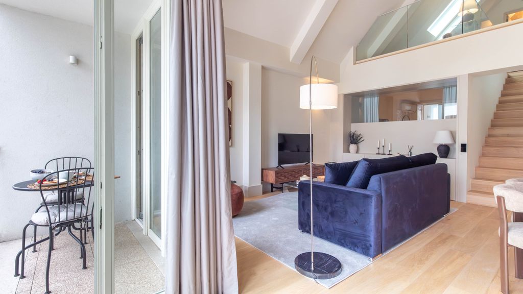 Catarina 392 | Premium Duplex by LovelyStay