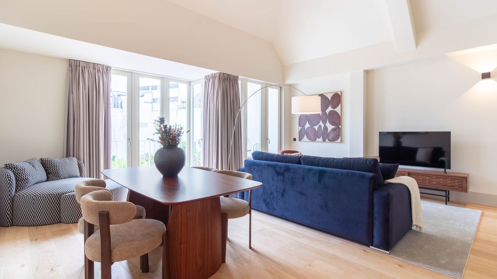 Catarina 392 | Premium Duplex by LovelyStay