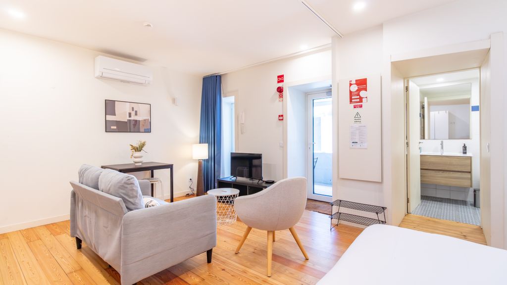 C: Corticeira Boutique Studio