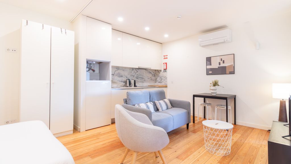 C: Corticeira Boutique Studio