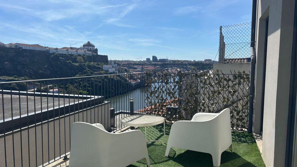 E: Sweeping Panoramic Terrace | Douro Views